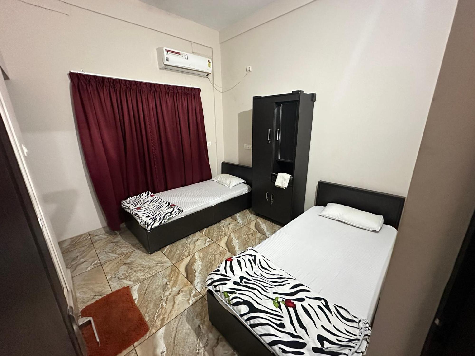 Zahir Residency Hotel Kondotty Buitenkant foto