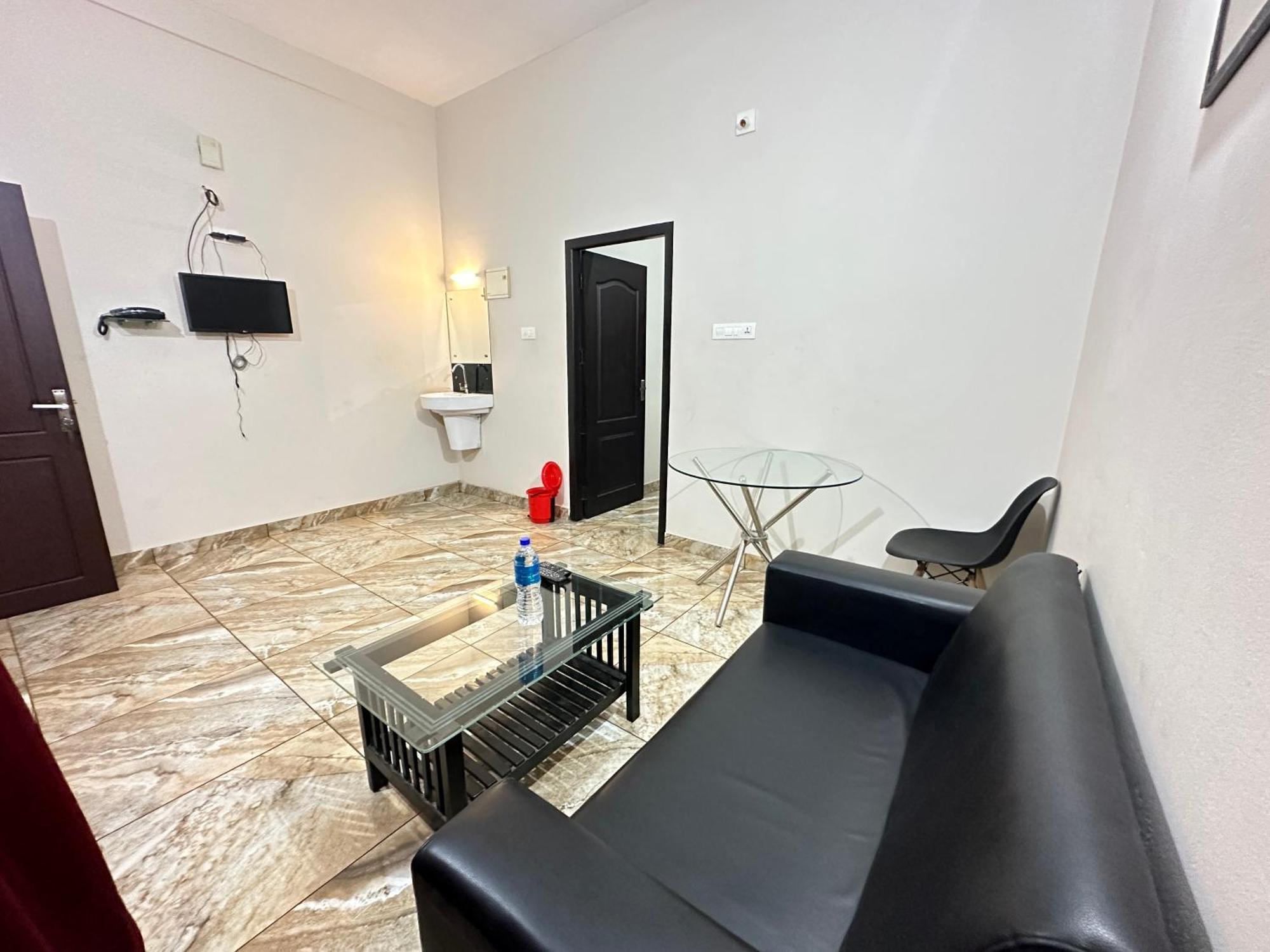 Zahir Residency Hotel Kondotty Buitenkant foto