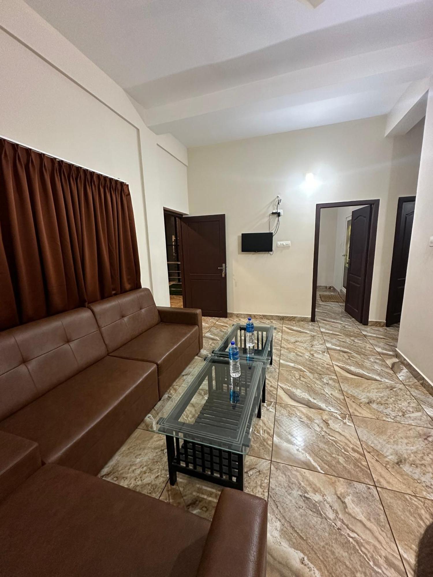 Zahir Residency Hotel Kondotty Buitenkant foto