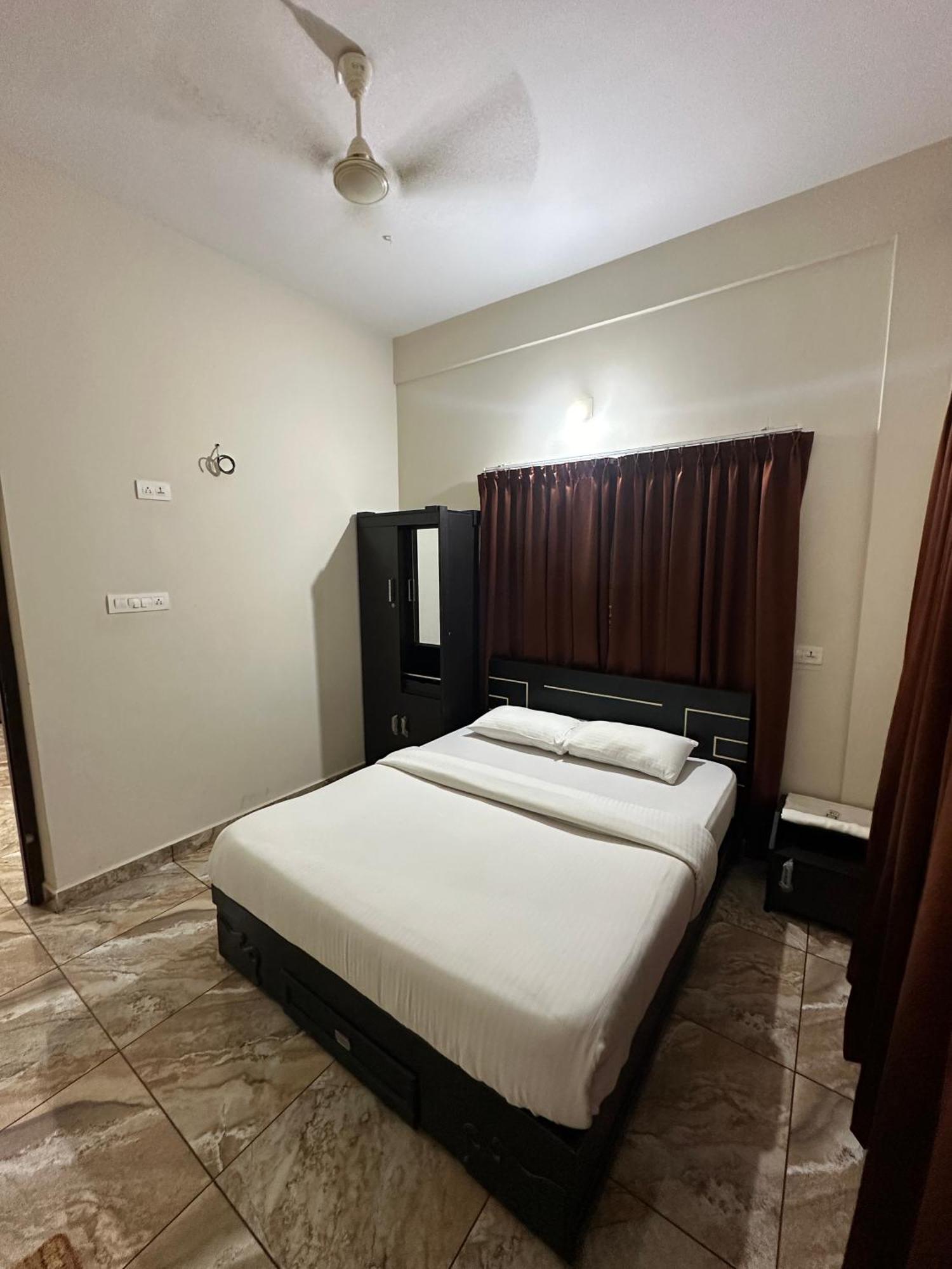 Zahir Residency Hotel Kondotty Buitenkant foto