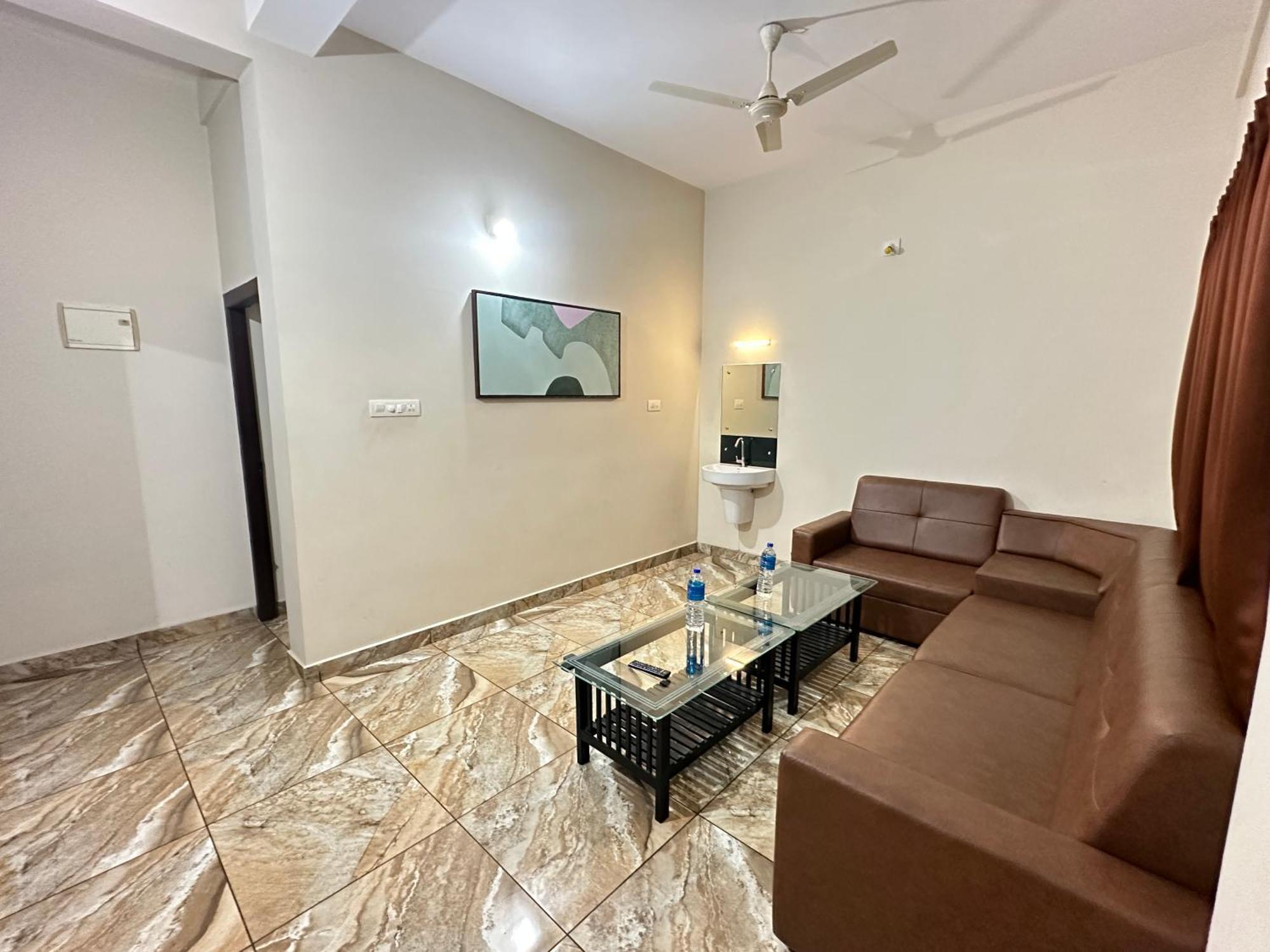 Zahir Residency Hotel Kondotty Buitenkant foto