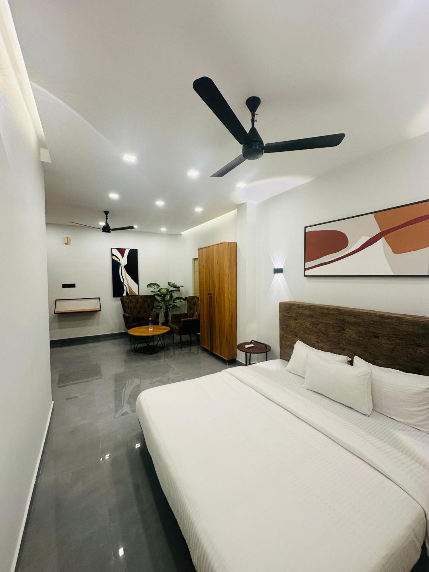 Zahir Residency Hotel Kondotty Buitenkant foto