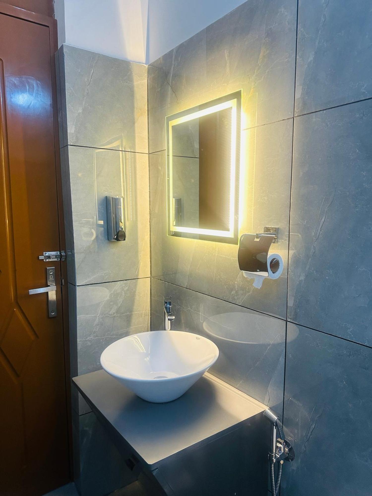 Zahir Residency Hotel Kondotty Buitenkant foto